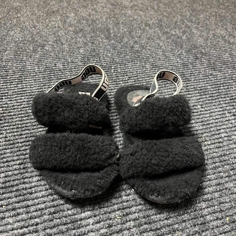 UGG Fluff Yeah Slide Sandal Kids Size 12 Black Sheepskin Elastic Strap slipper